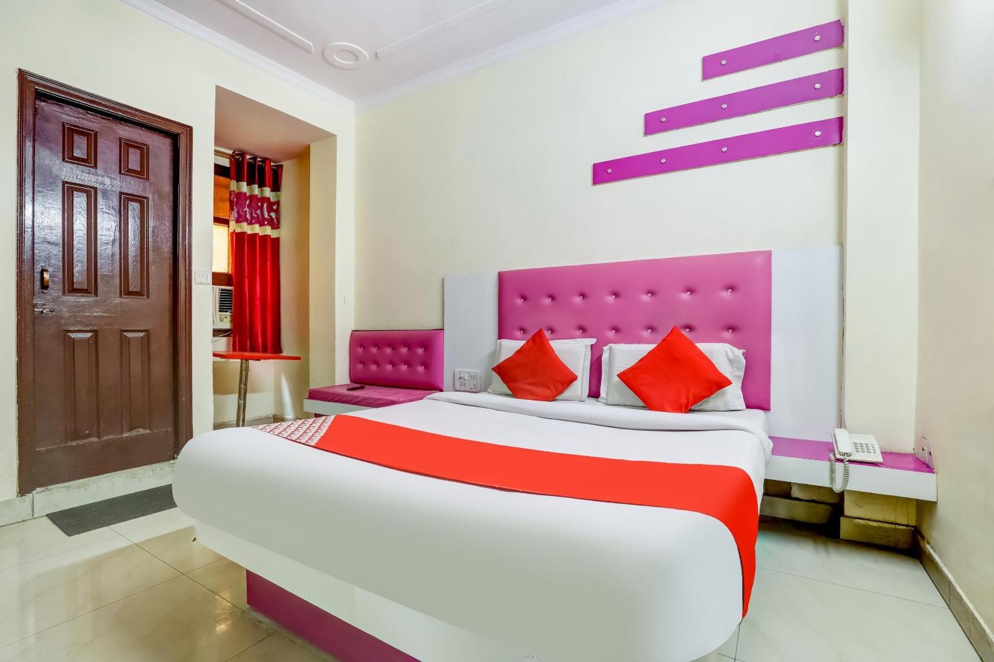 Hotel O Tushar Continental New Delhi